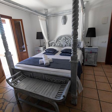 Buenavista Suites Hotel Boutique Santa Eularia des Riu Esterno foto