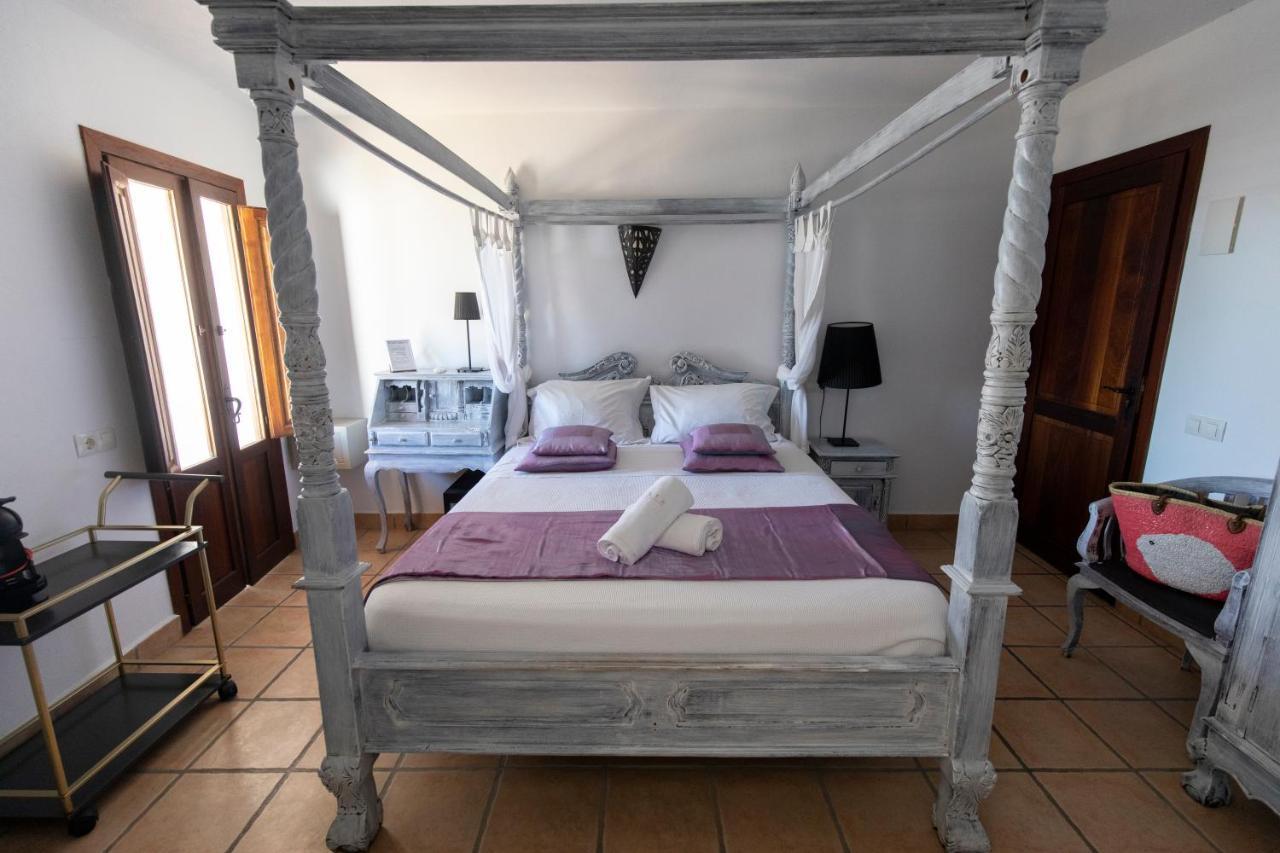 Buenavista Suites Hotel Boutique Santa Eularia des Riu Esterno foto