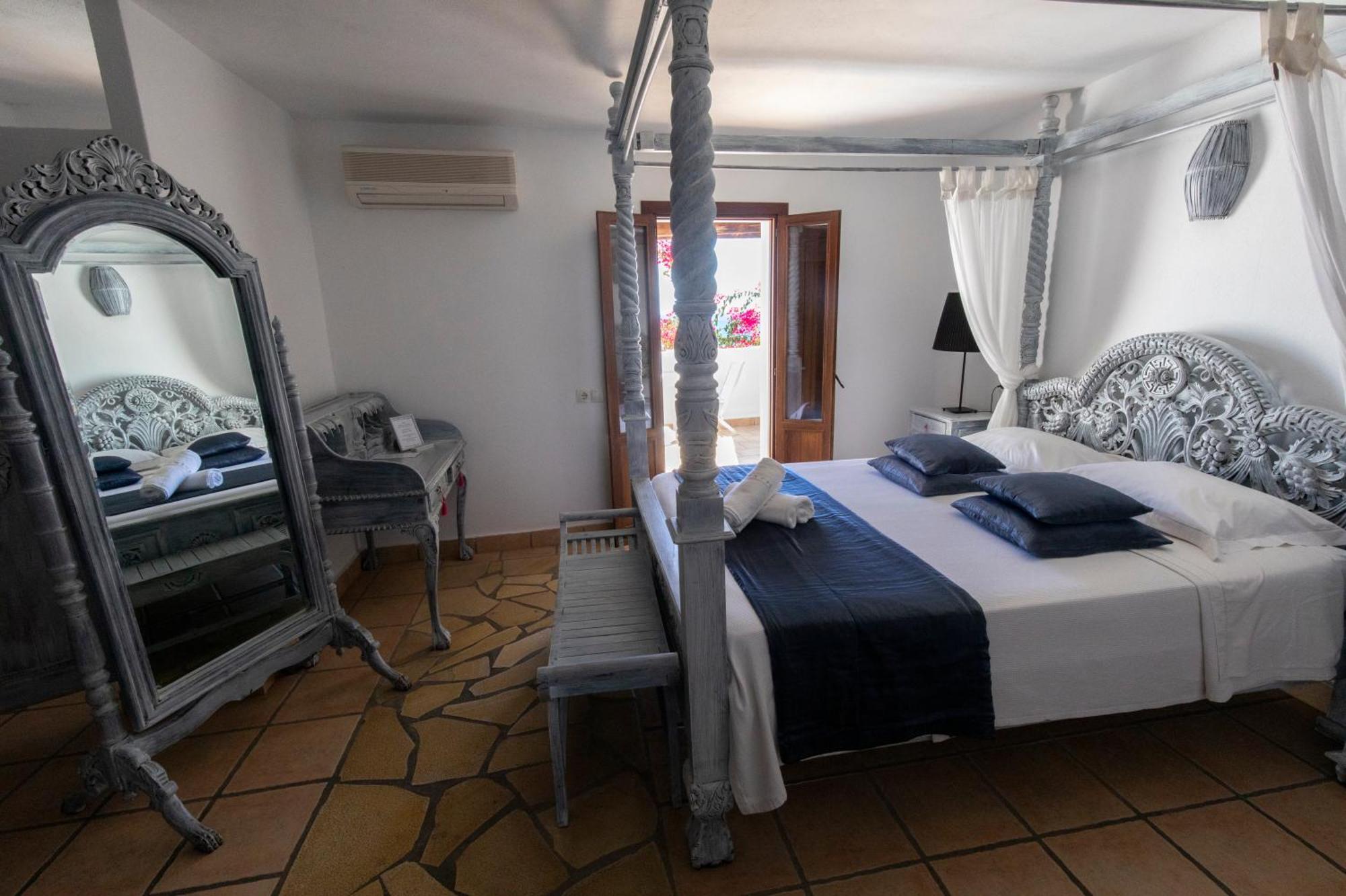 Buenavista Suites Hotel Boutique Santa Eularia des Riu Esterno foto