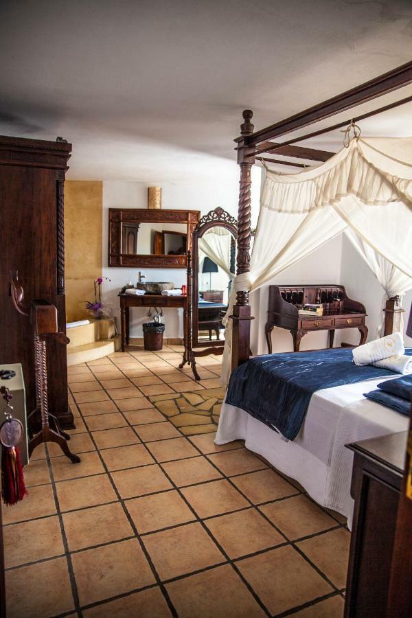 Buenavista Suites Hotel Boutique Santa Eularia des Riu Esterno foto